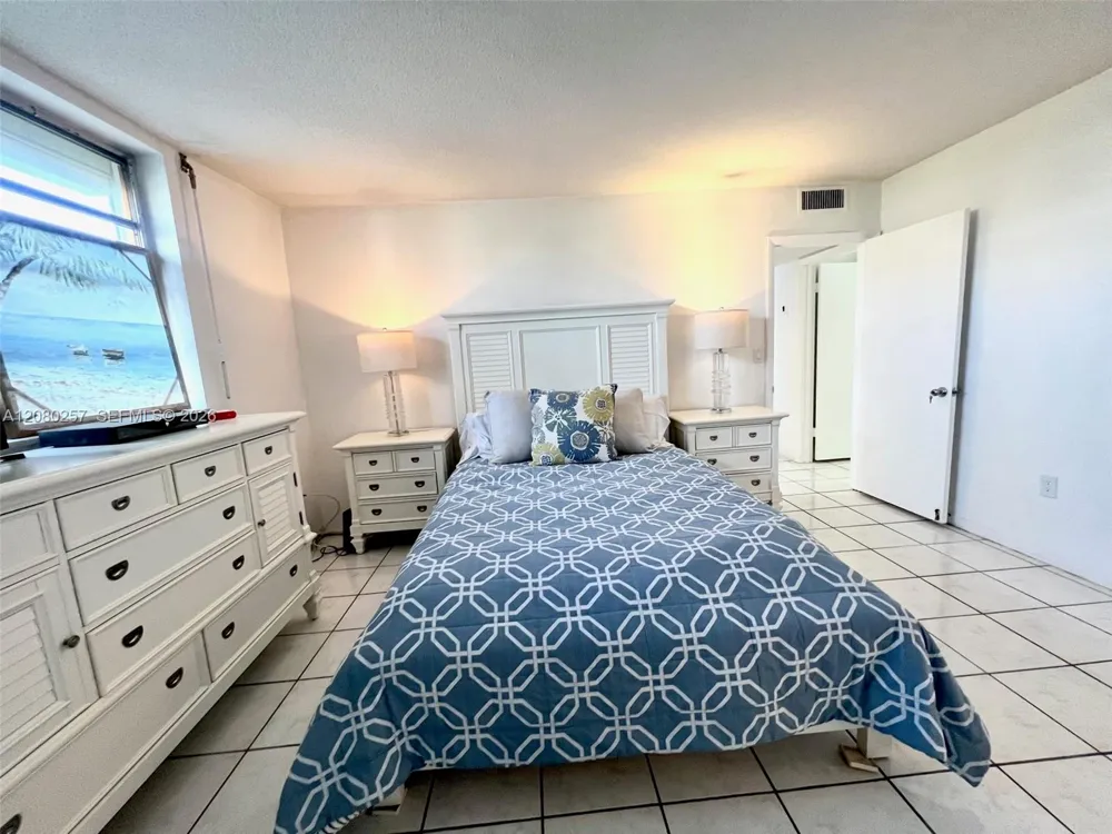 3030 Marcos Dr #T302 Aventura, FL 33160