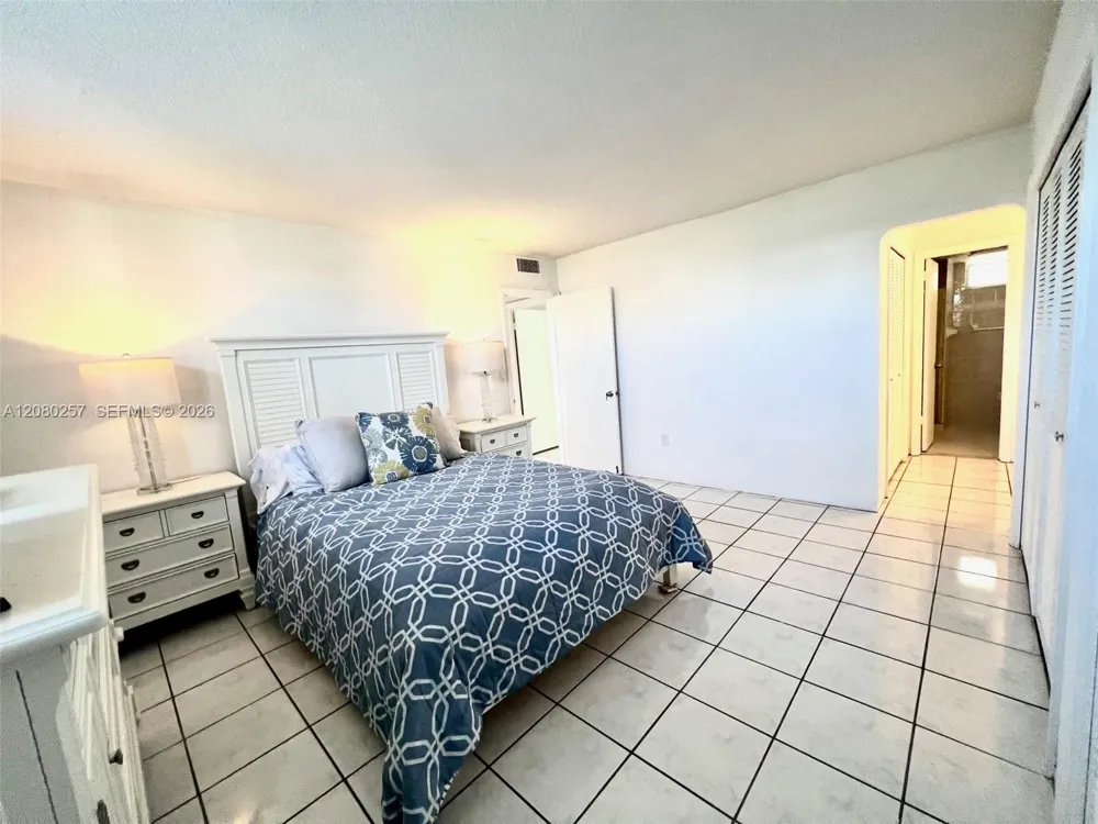 3030 Marcos Dr #T302 Aventura, FL 33160