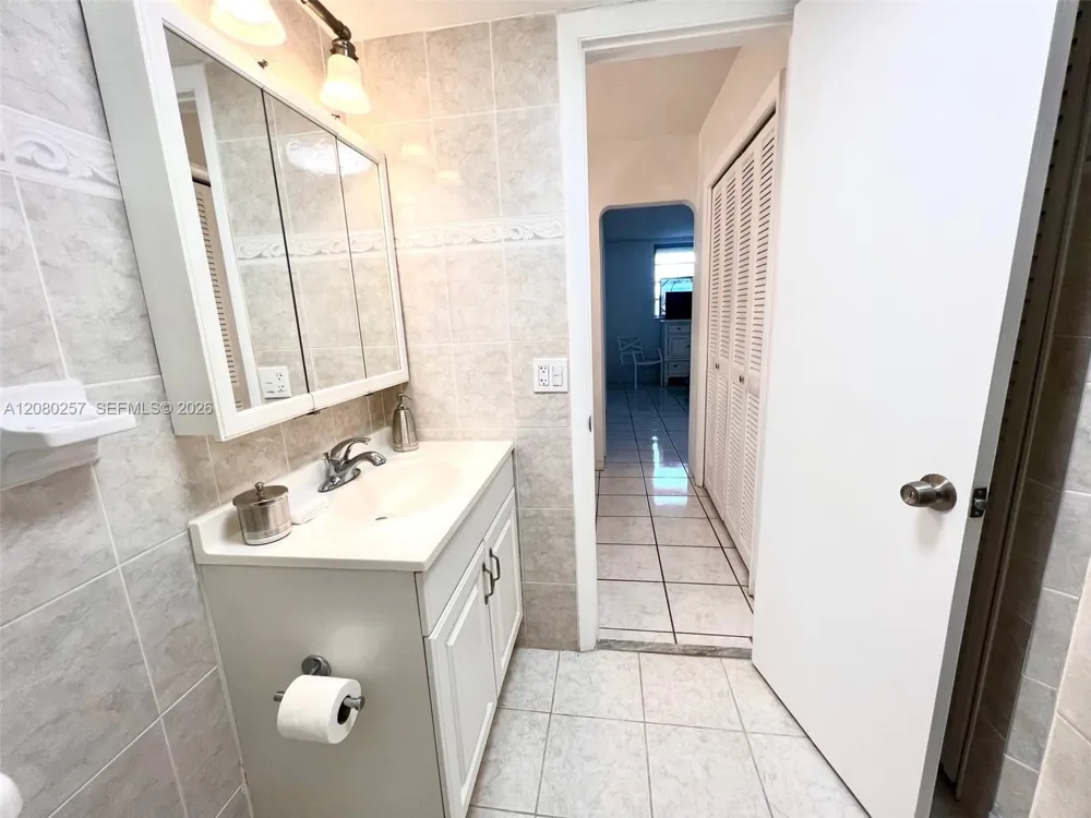 3030 Marcos Dr #T302 Aventura, FL 33160