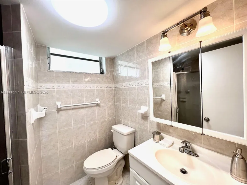 3030 Marcos Dr #T302 Aventura, FL 33160