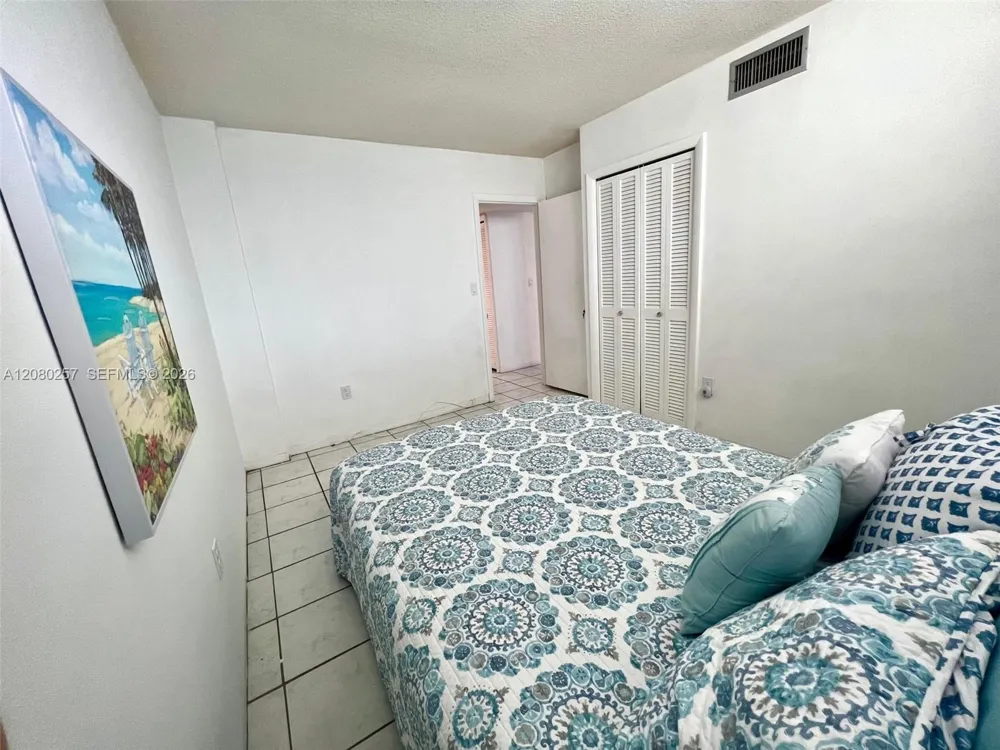 3030 Marcos Dr #T302 Aventura, FL 33160