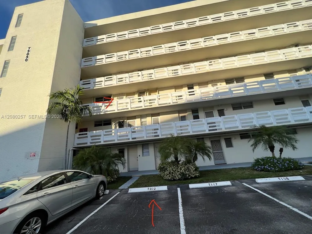 3030 Marcos Dr #T302 Aventura, FL 33160