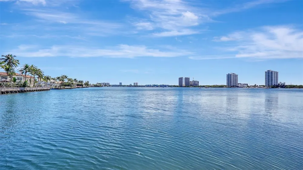 3030 Marcos Dr #T302 Aventura, FL 33160
