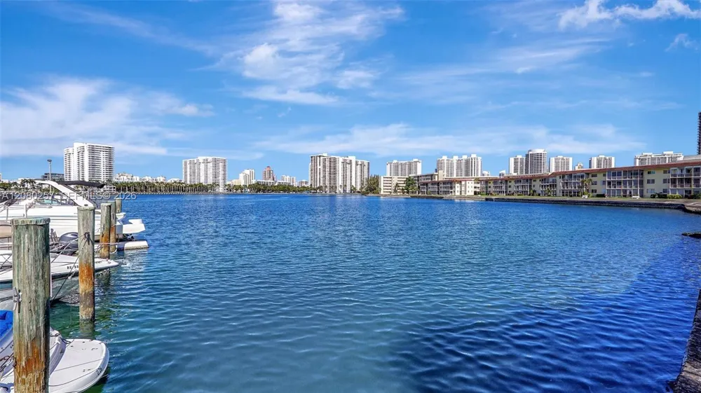 3030 Marcos Dr #T302 Aventura, FL 33160