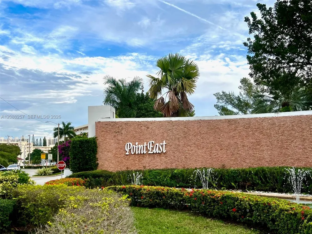 3030 Marcos Dr #T302 Aventura, FL 33160