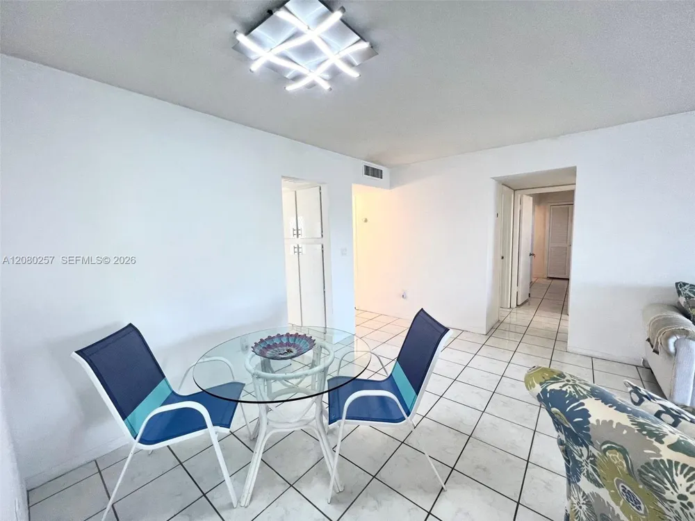 3030 Marcos Dr #T302 Aventura, FL 33160