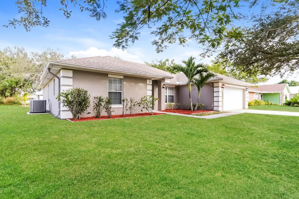 2431 SE GILBERT AVENUE Port St. Lucie, FL 34952