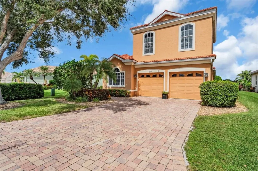 6393 ROOKERY CIRCLE Bradenton, FL 34203