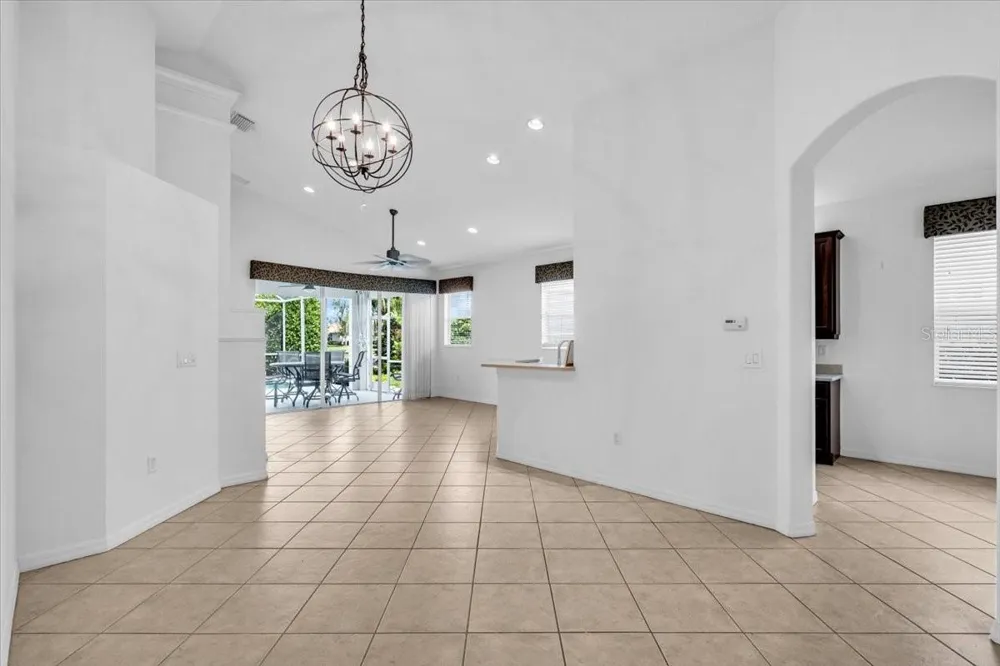 6393 ROOKERY CIRCLE Bradenton, FL 34203