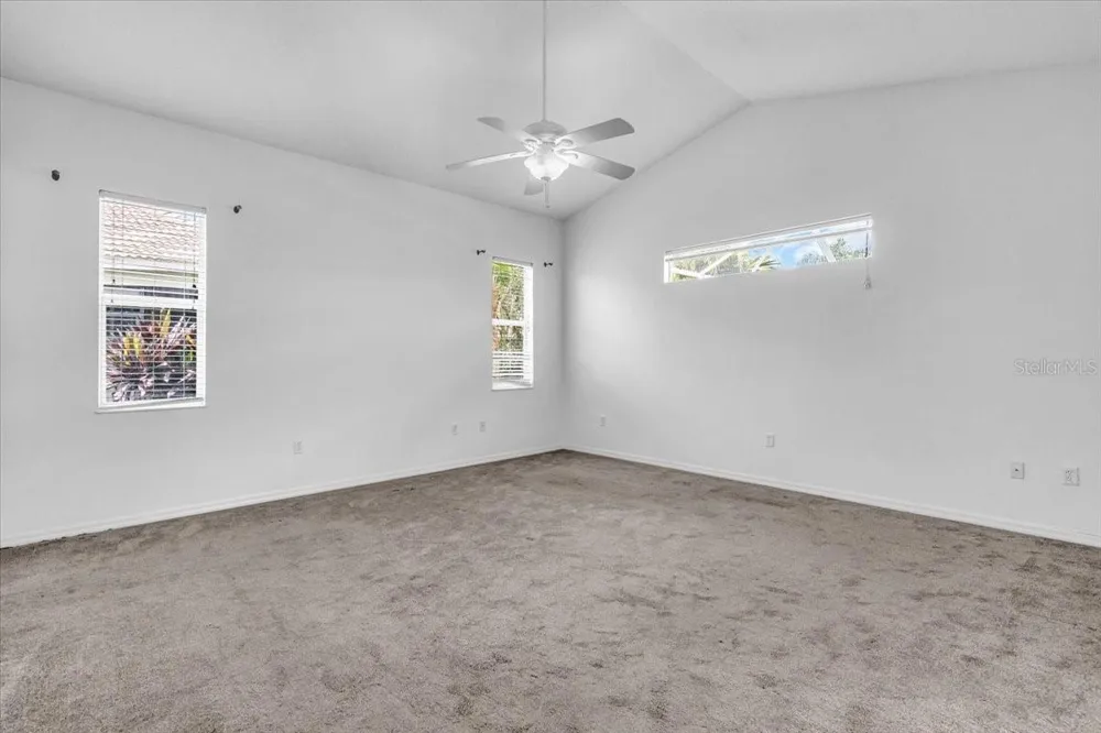 6393 ROOKERY CIRCLE Bradenton, FL 34203