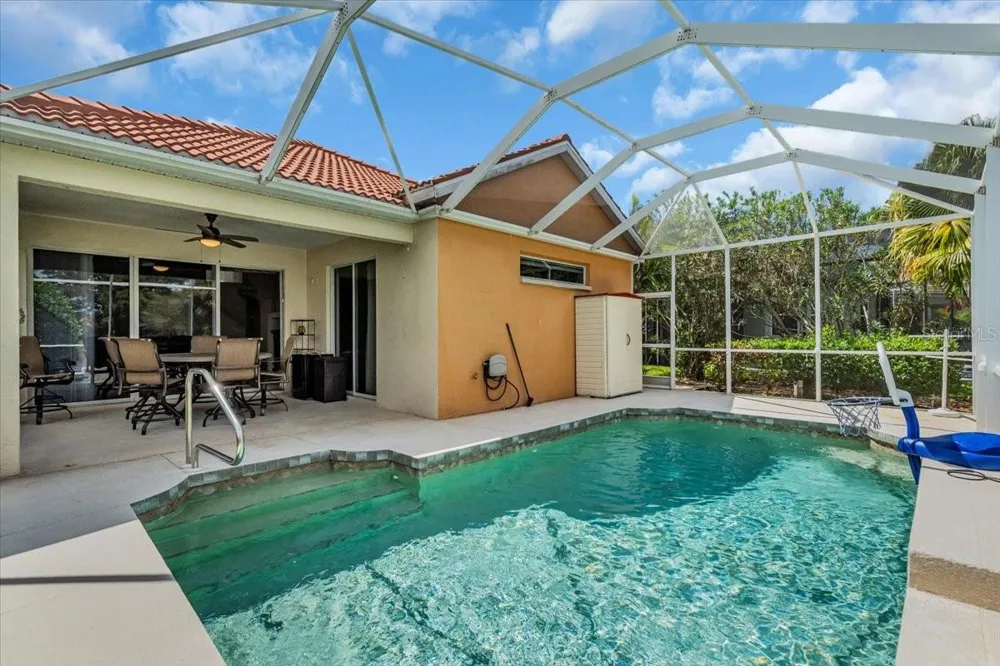 6393 ROOKERY CIRCLE Bradenton, FL 34203