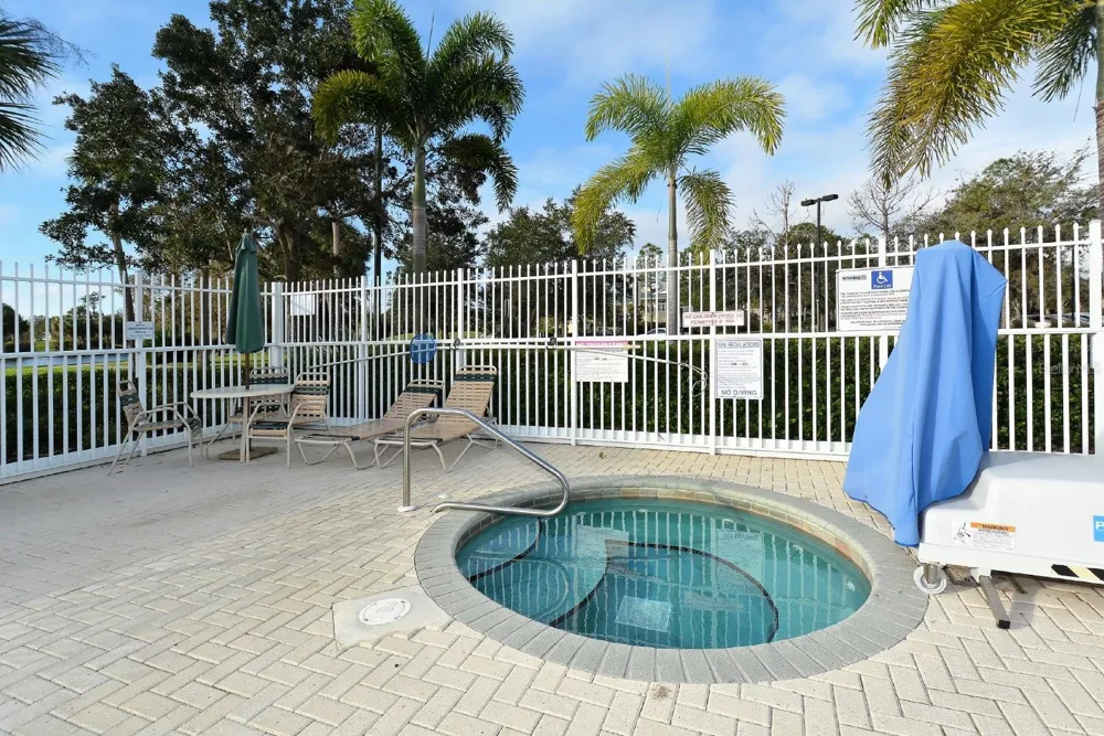 6393 ROOKERY CIRCLE Bradenton, FL 34203