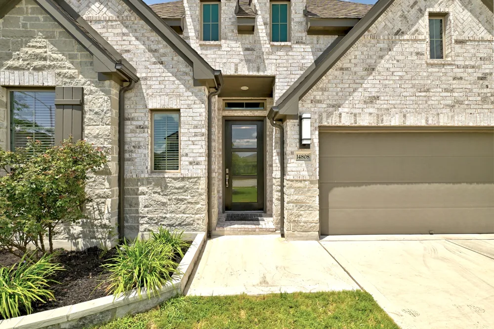 14808 Kira Lane Manor, TX 78653