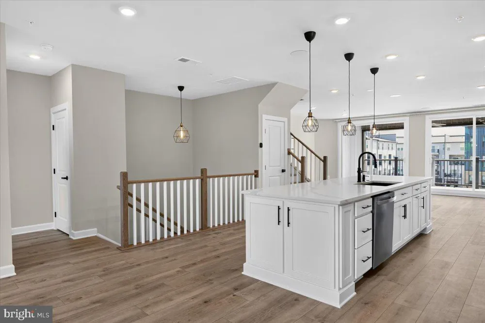 21847 EXPRESS TER Ashburn, VA 20147