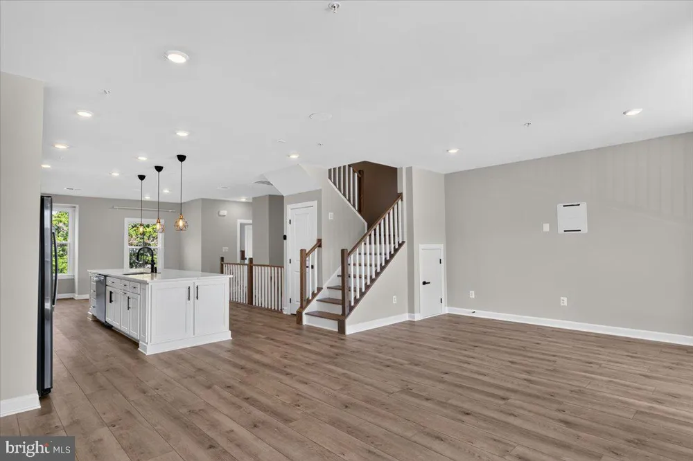 21847 EXPRESS TER Ashburn, VA 20147