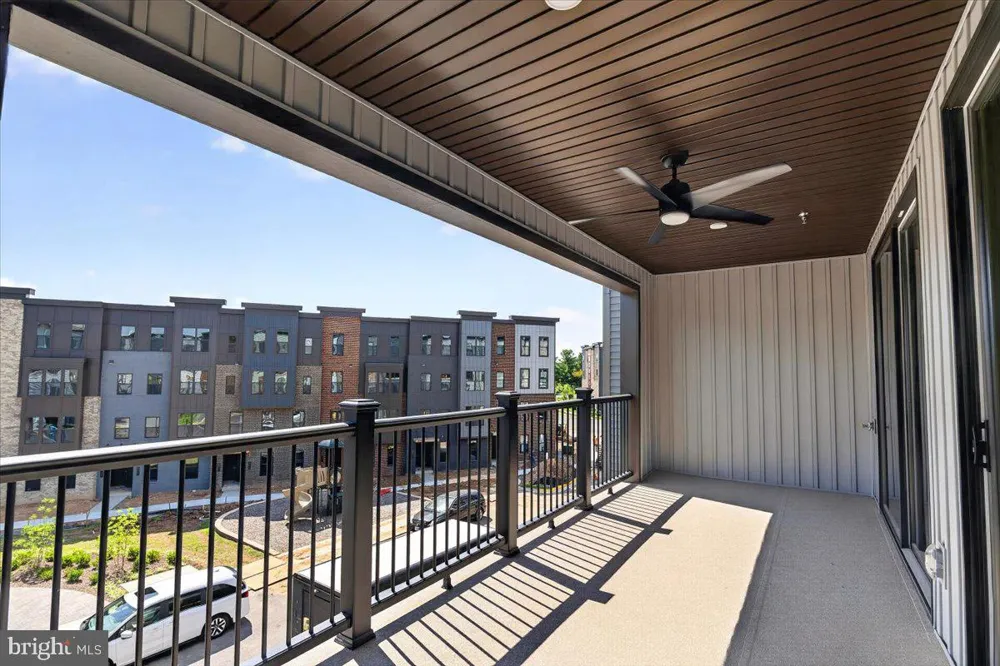 21847 EXPRESS TER Ashburn, VA 20147