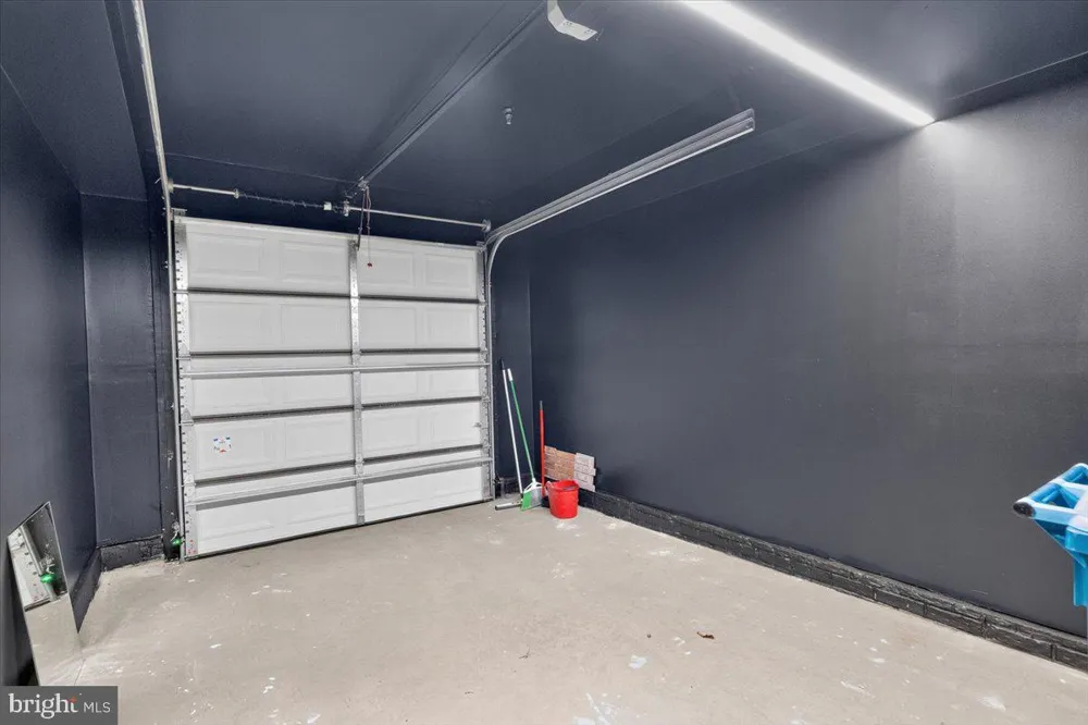 21847 EXPRESS TER Ashburn, VA 20147