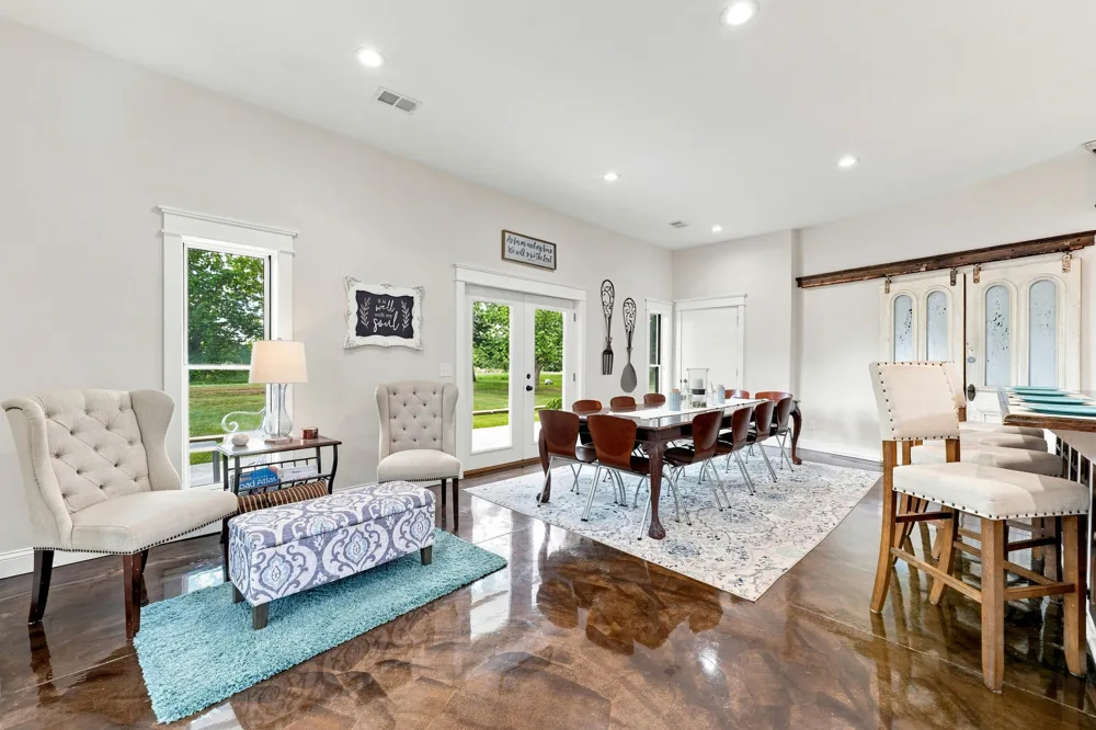 10268 Graham Road Plainwell, MI 49080