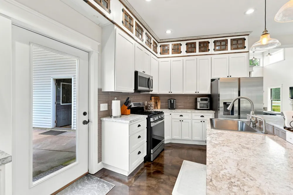 10268 Graham Road Plainwell, MI 49080