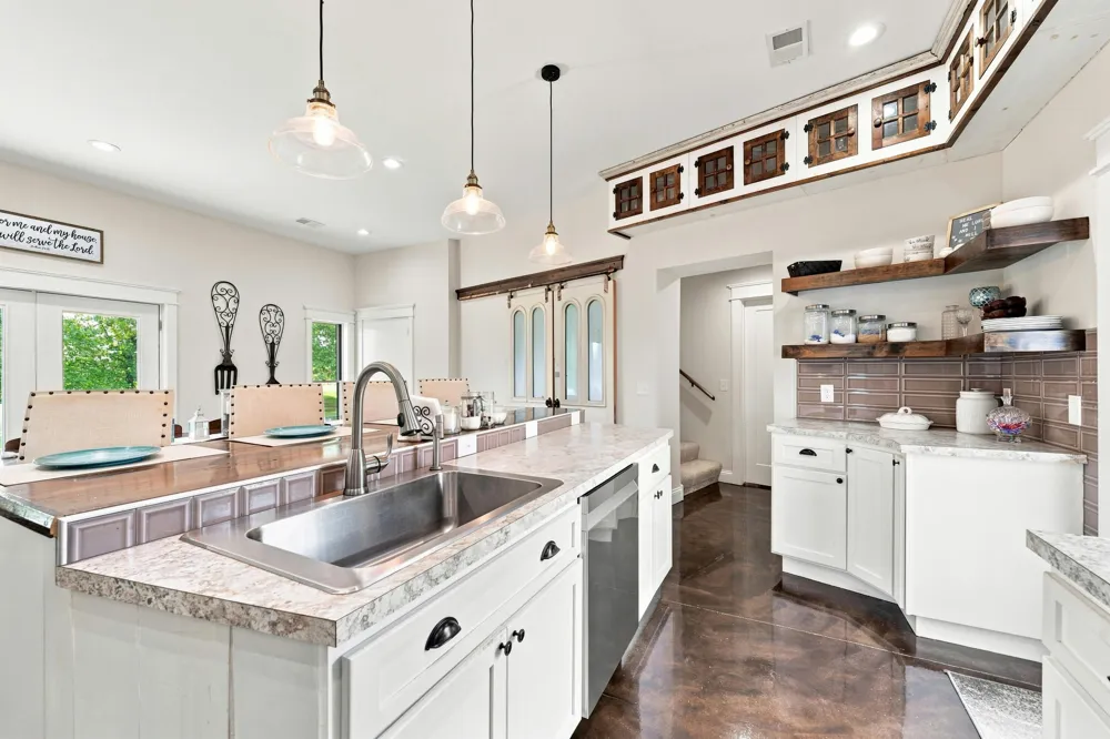 10268 Graham Road Plainwell, MI 49080