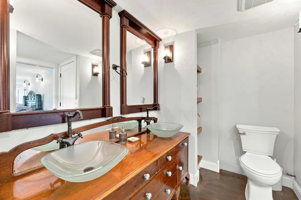 10268 Graham Road Plainwell, MI 49080