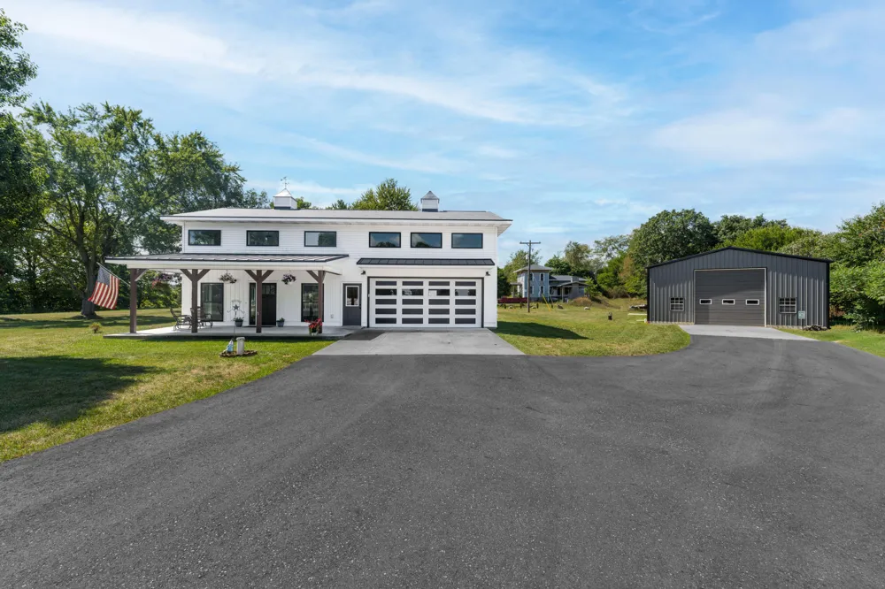 10268 Graham Road Plainwell, MI 49080
