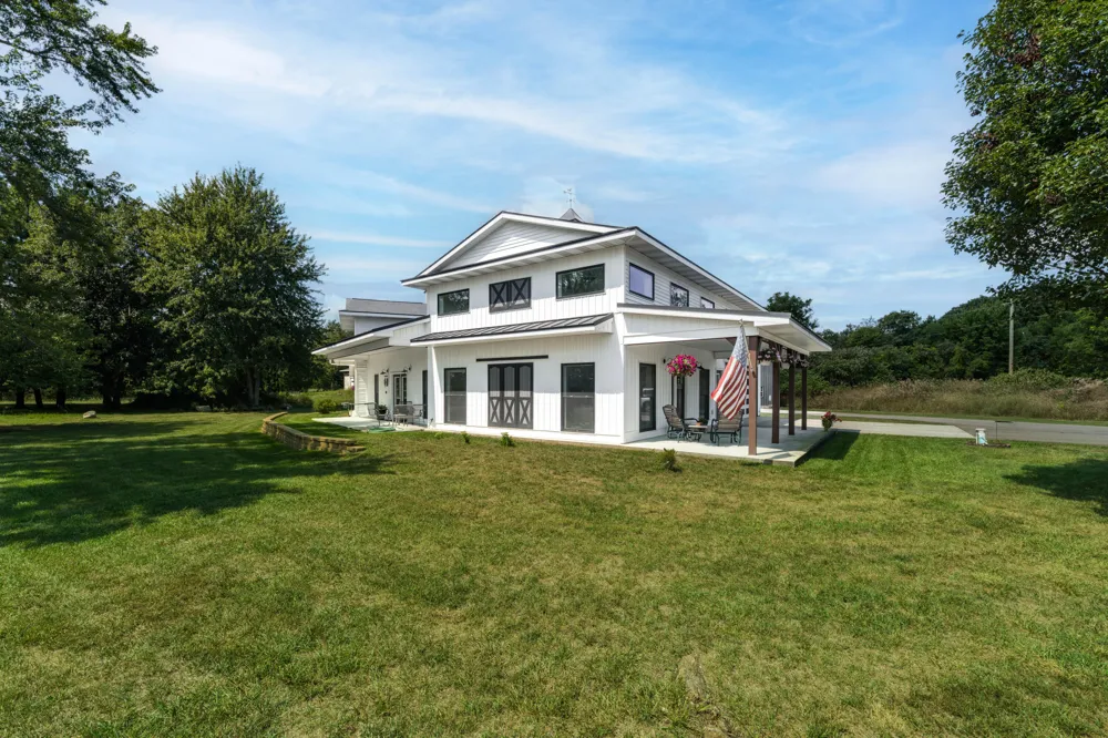 10268 Graham Road Plainwell, MI 49080