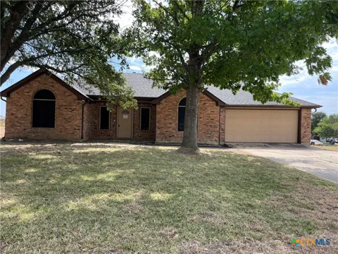 3905 Neches Circle