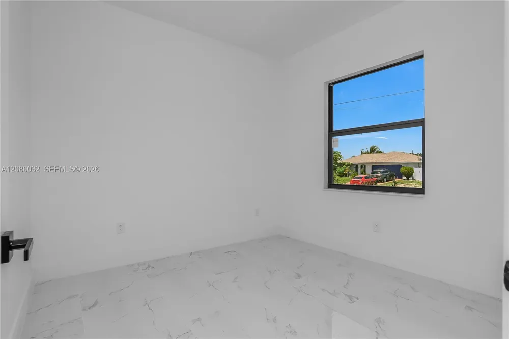 1208 NE 19TH ST Cape Coral, FL 33909