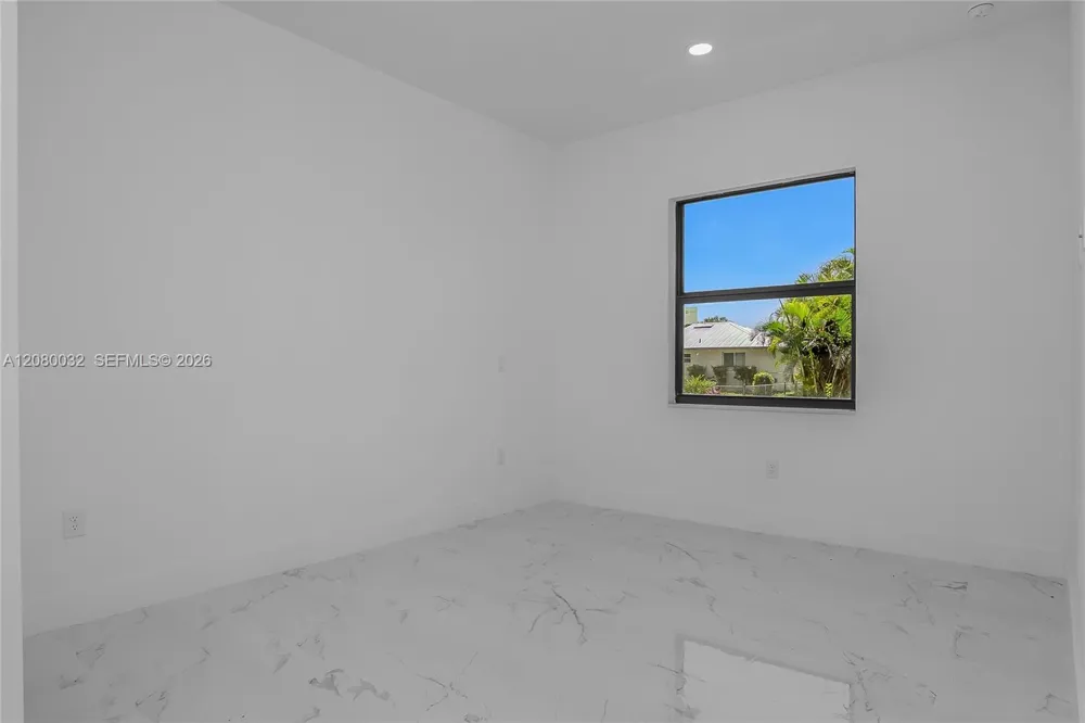 1208 NE 19TH ST Cape Coral, FL 33909