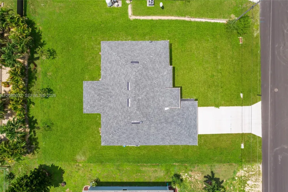 1208 NE 19TH ST Cape Coral, FL 33909