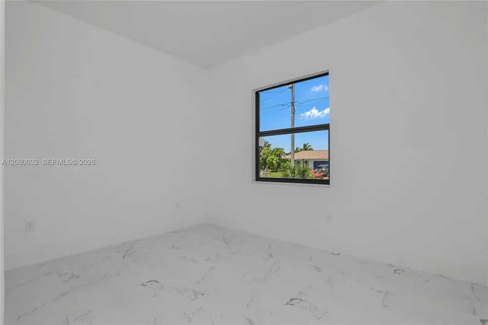 1208 NE 19TH ST Cape Coral, FL 33909