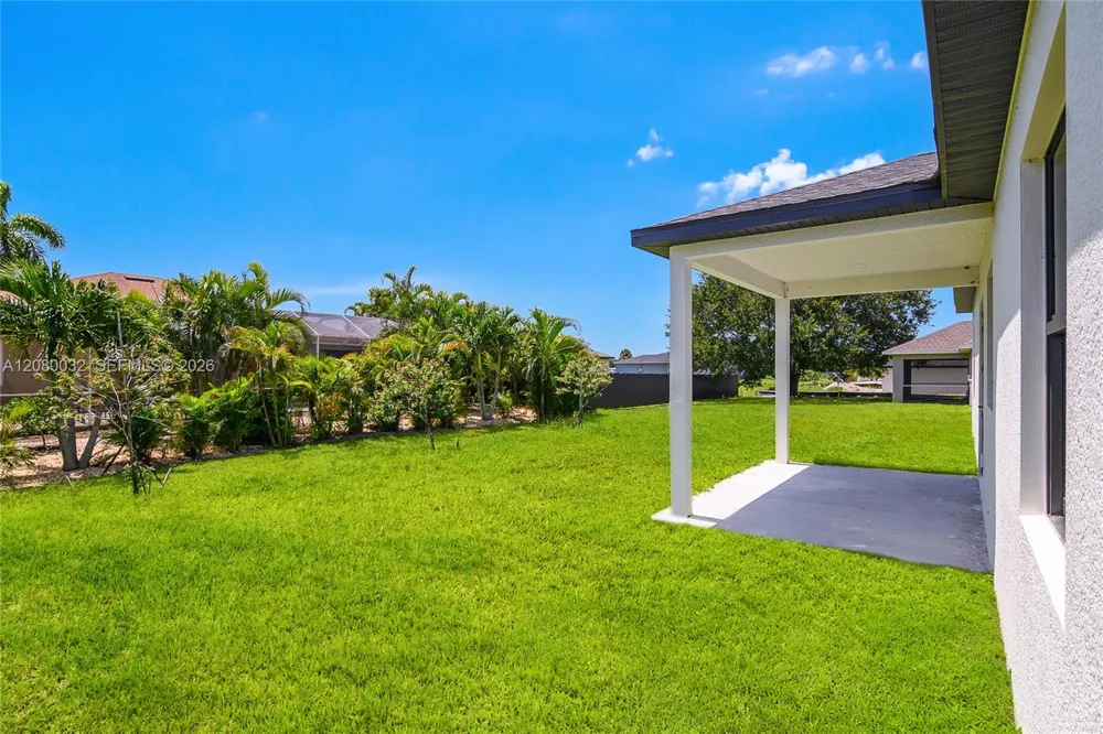 1208 NE 19TH ST Cape Coral, FL 33909