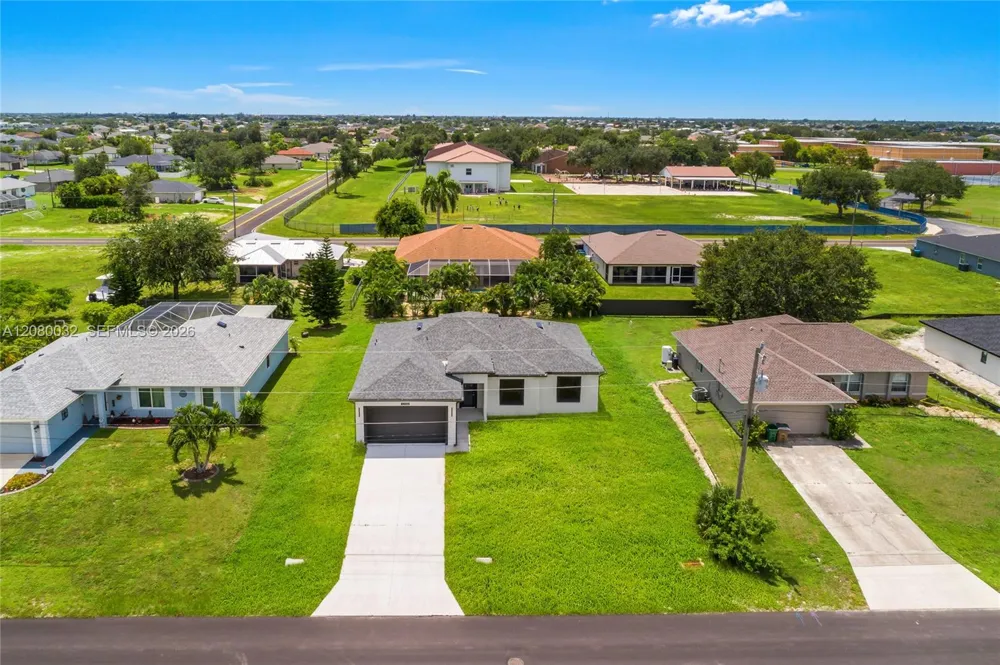1208 NE 19TH ST Cape Coral, FL 33909