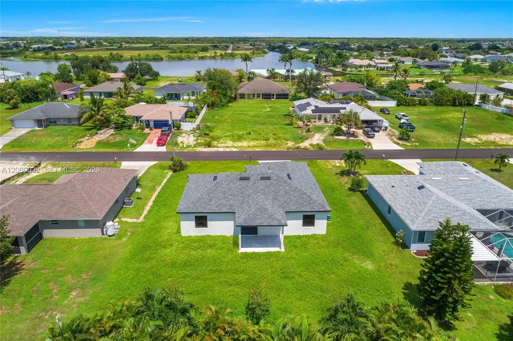 1208 NE 19TH ST Cape Coral, FL 33909