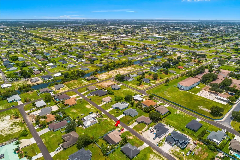 1208 NE 19TH ST Cape Coral, FL 33909