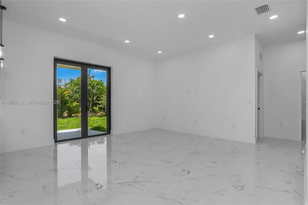 1208 NE 19TH ST Cape Coral, FL 33909