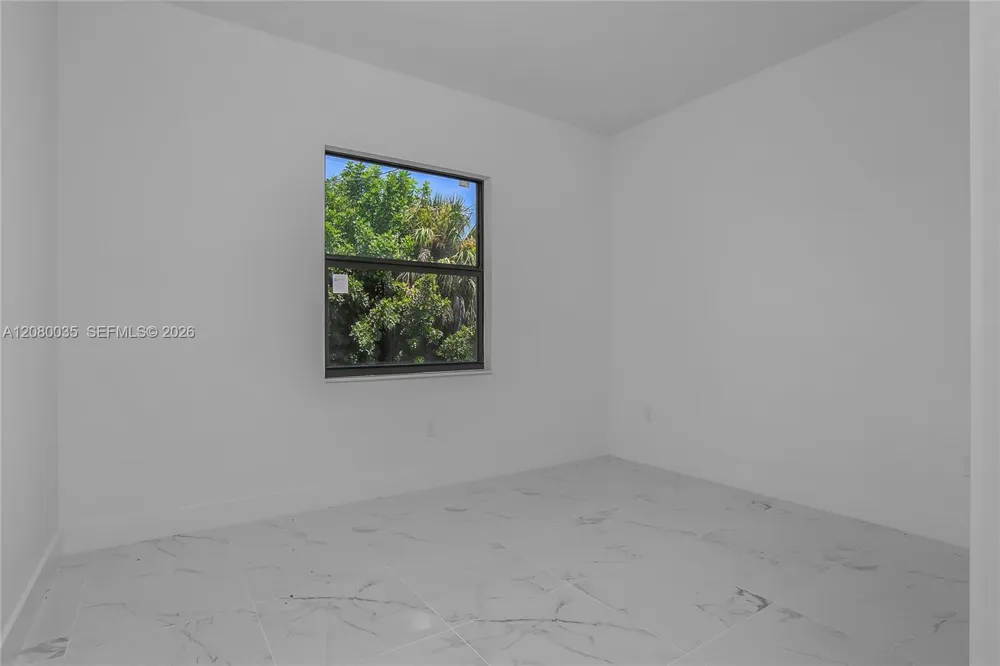 2035 NE 9th Ave Cape Coral, FL 33909
