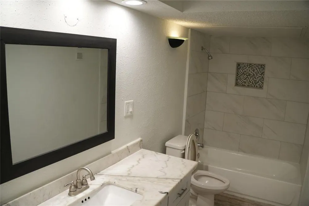 6601 Sands Point Drive #73 Houston, TX 77074