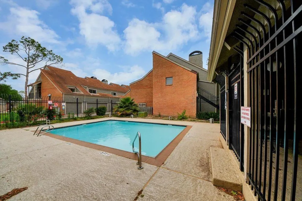 6601 Sands Point Drive #73 Houston, TX 77074