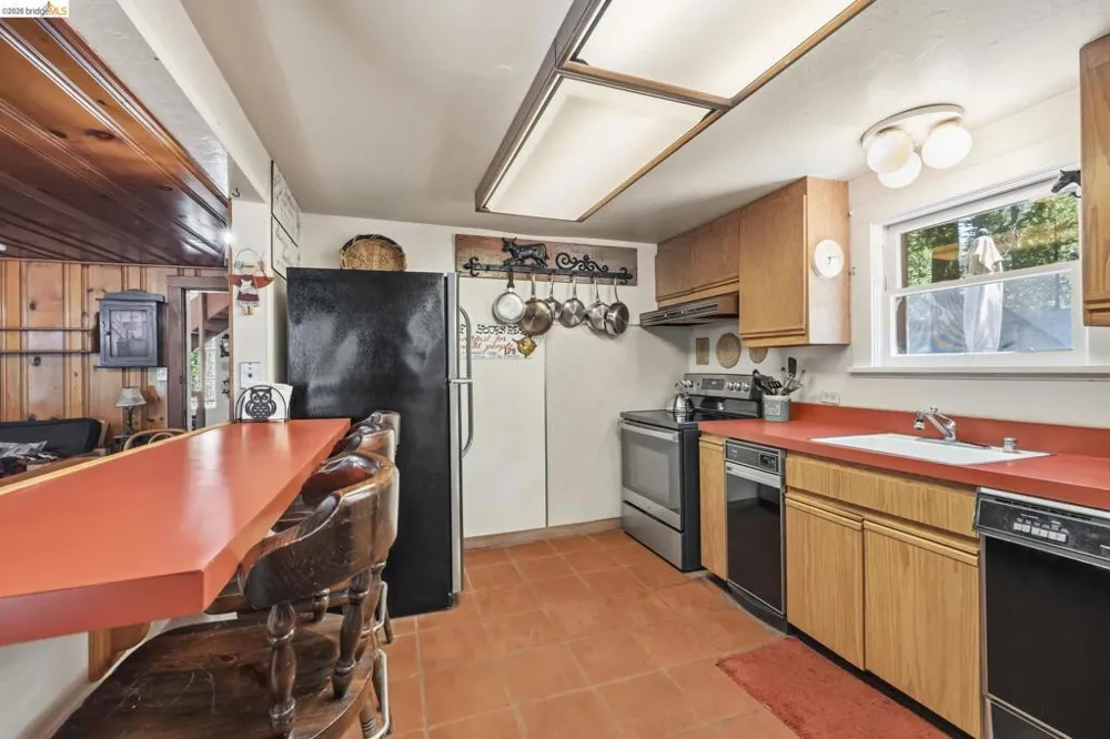 112 MEADOWVIEW Pinecrest, CA 95364