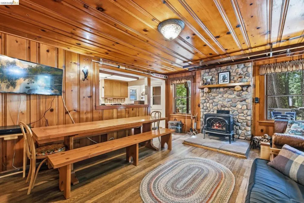 112 MEADOWVIEW Pinecrest, CA 95364