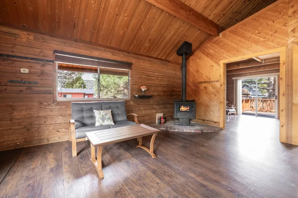 908 Spruce Lane Big Bear, CA 92314