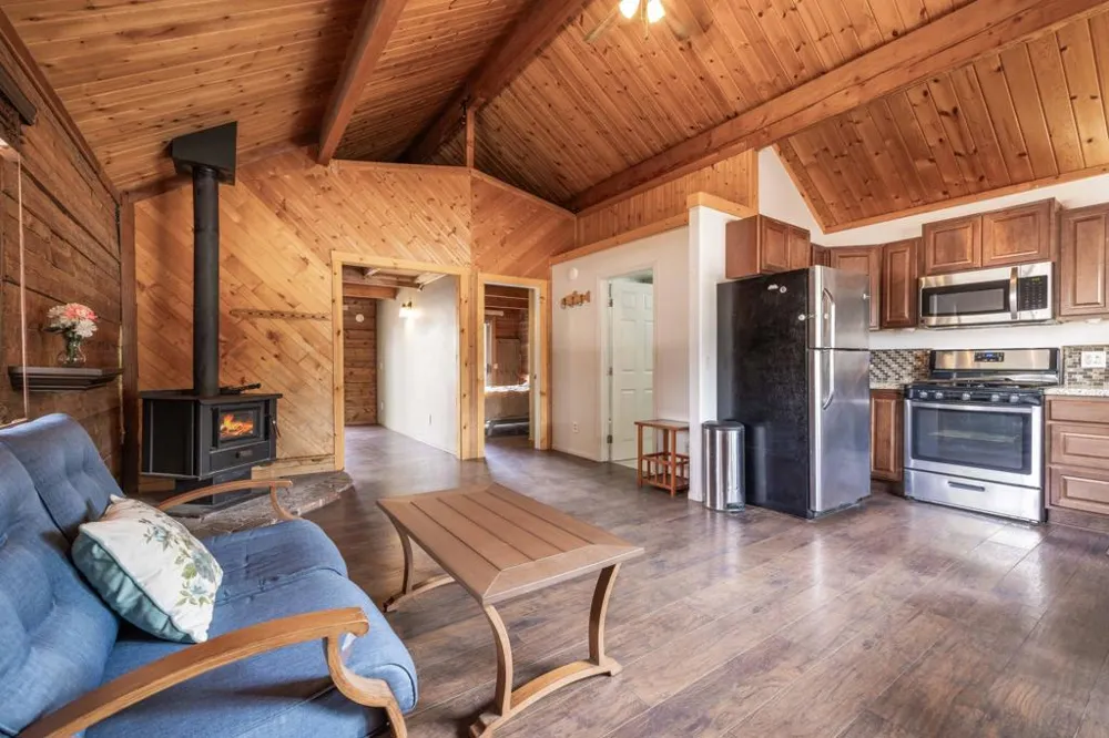 908 Spruce Lane Big Bear, CA 92314