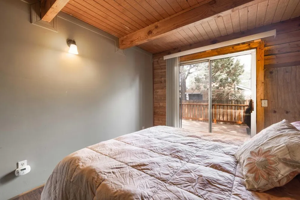 908 Spruce Lane Big Bear, CA 92314