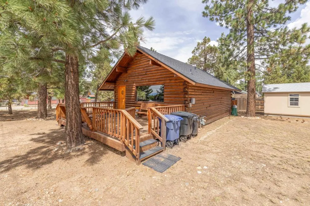 908 Spruce Lane Big Bear, CA 92314