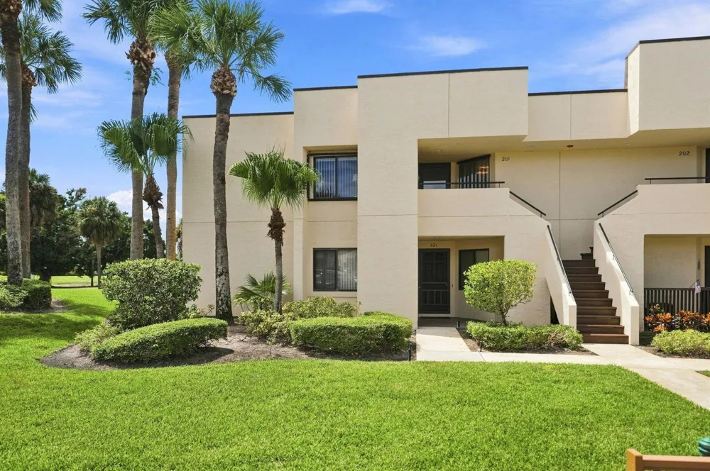 6940 SE CONSTITUTION #201 Hobe Sound, FL 33455