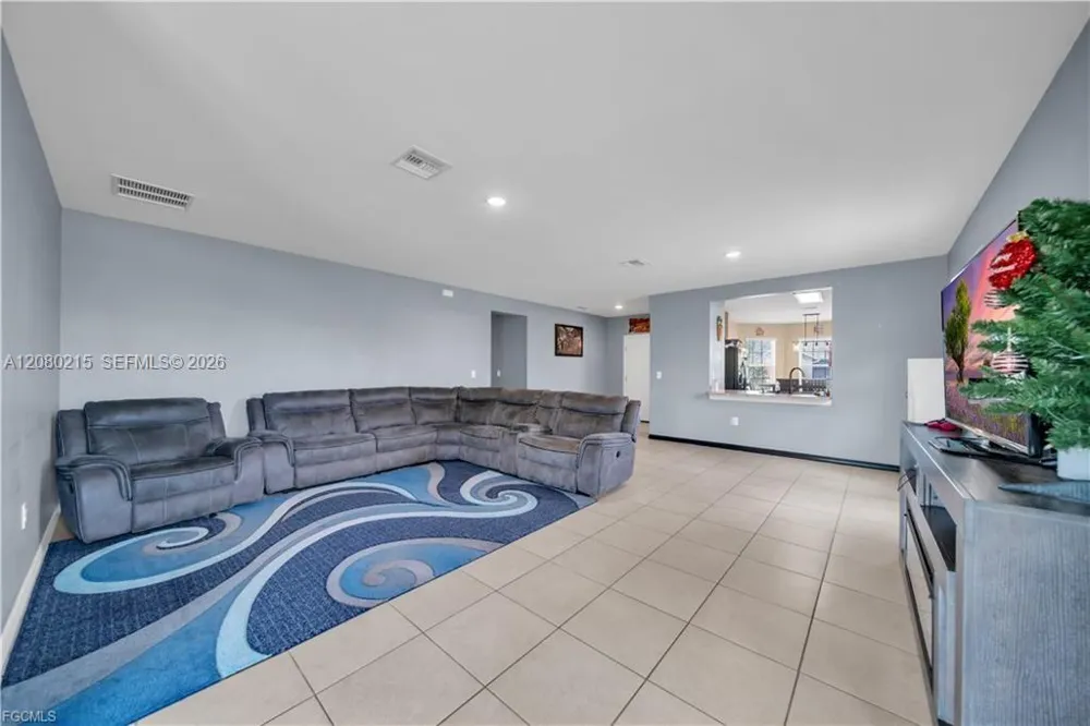 10549 Canal Brook LN Lehigh Acres, FL 33936