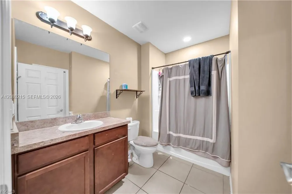 10549 Canal Brook LN Lehigh Acres, FL 33936