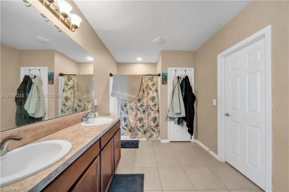 10549 Canal Brook LN Lehigh Acres, FL 33936